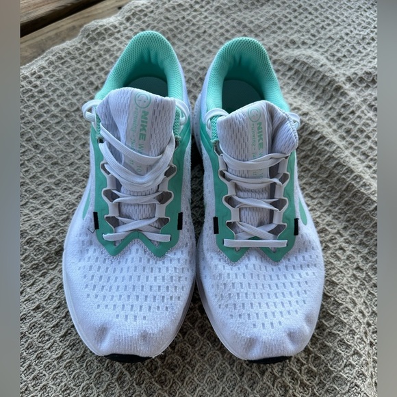 Nike Women's Athletic Shoes in White and Mint - Picture 2 of 6